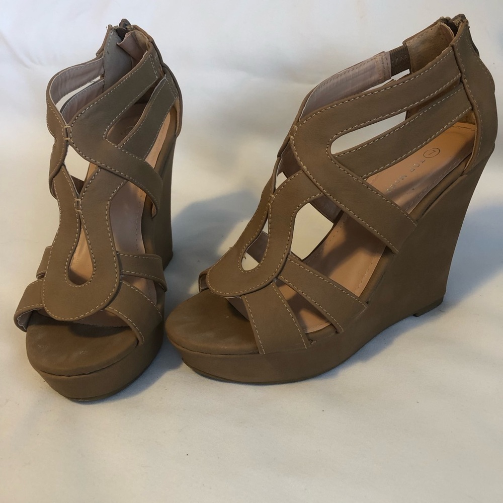 TOP Moda Brown Wedge Sandals